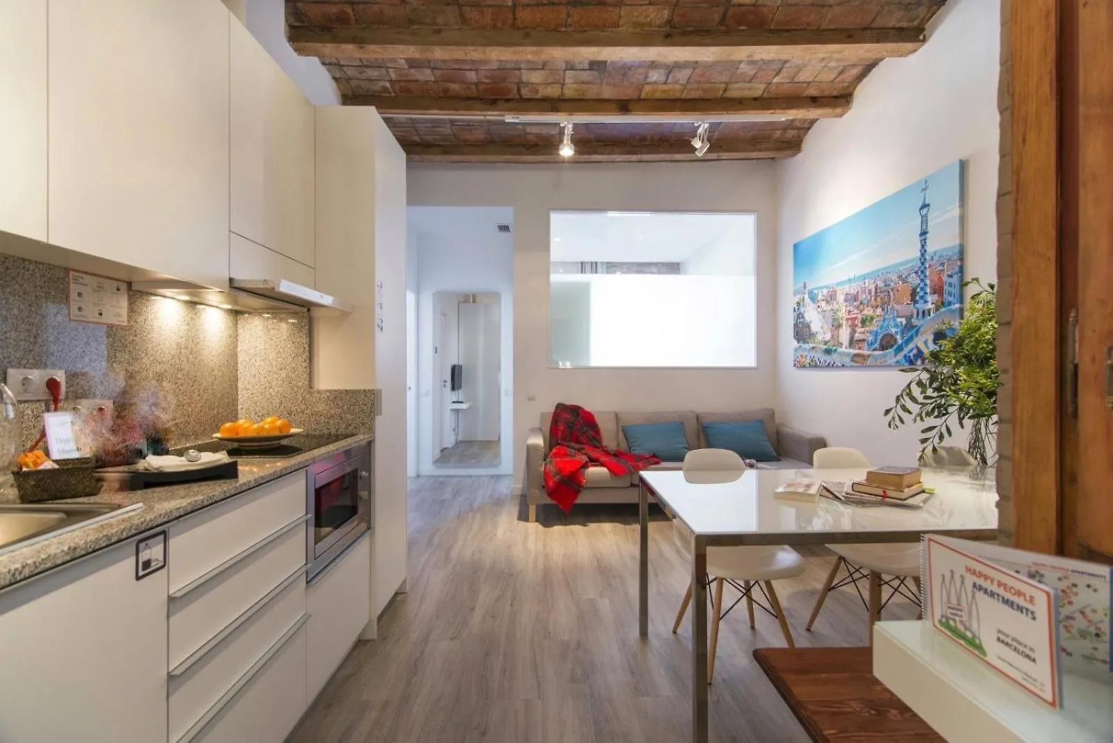 Happy People Sagrada Familia Apartments Barcelona Spain