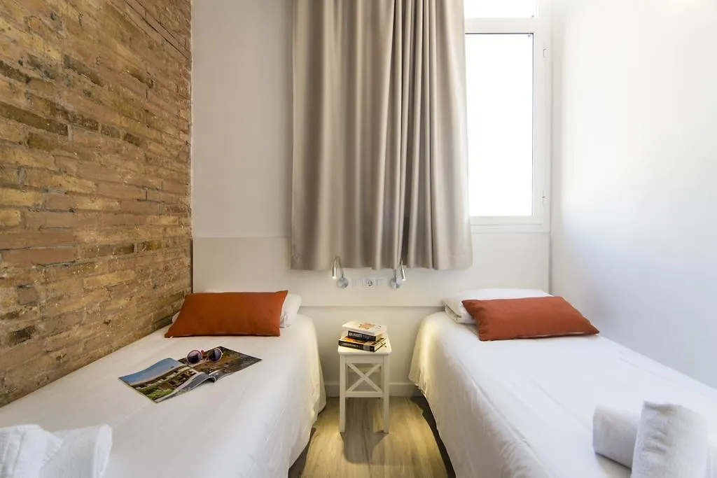 Happy People Sagrada Familia Apartments Barcelona