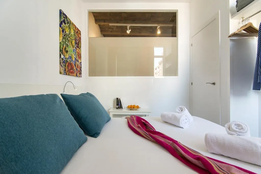 Happy People Sagrada Familia Apartments Barcelona Spain
