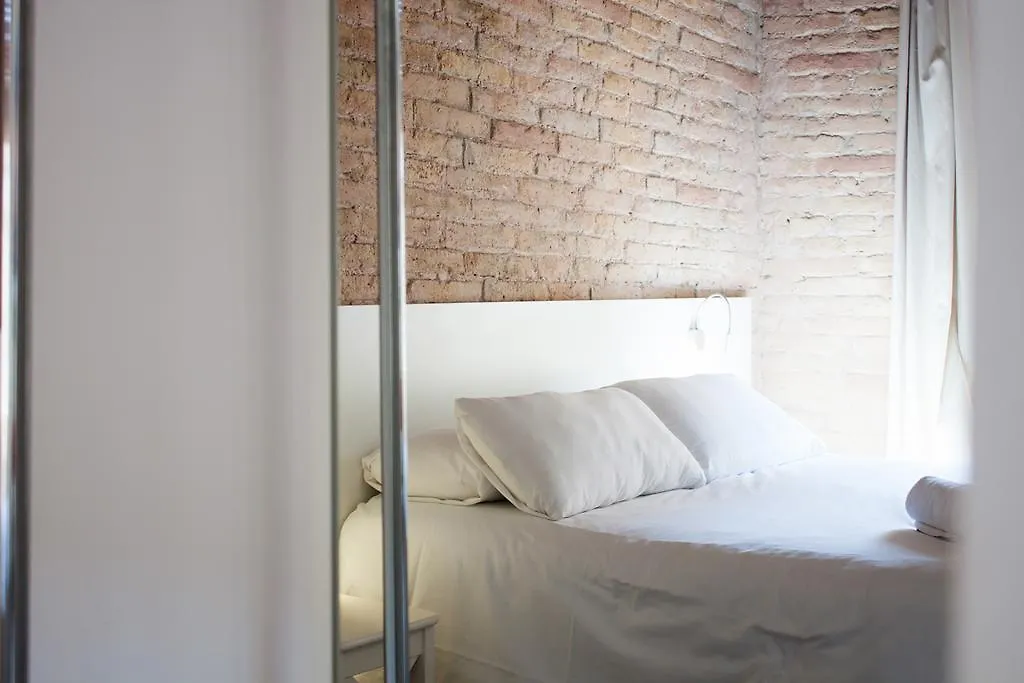Happy People Sagrada Familia Apartments Barcelona 0*,  Spain